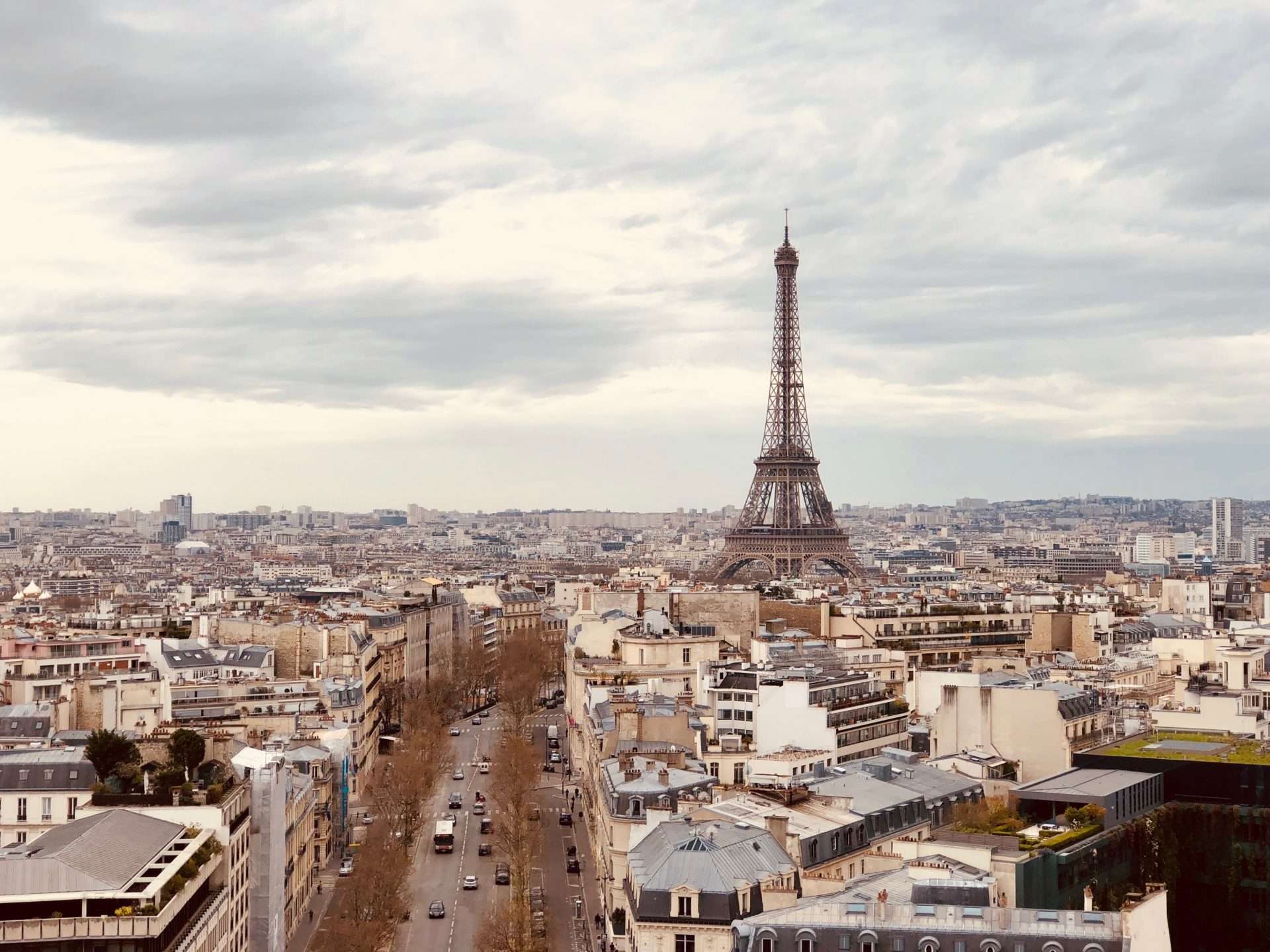 Paris Fashion Week (June 20-25, 2023): Exhibits, shows, parties, and night life you can’t miss.