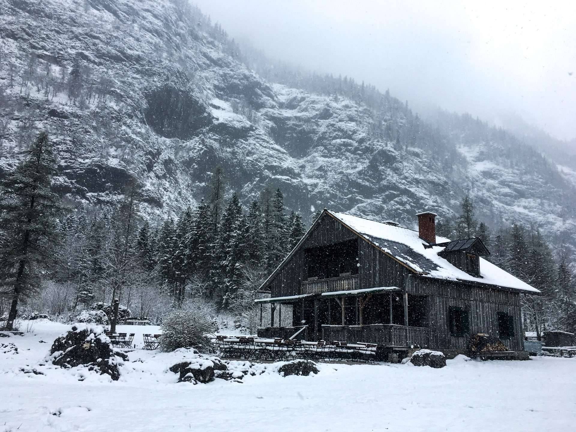 Winter Getaways: Best Airbnbs for a Cozy and Adventurous Escape